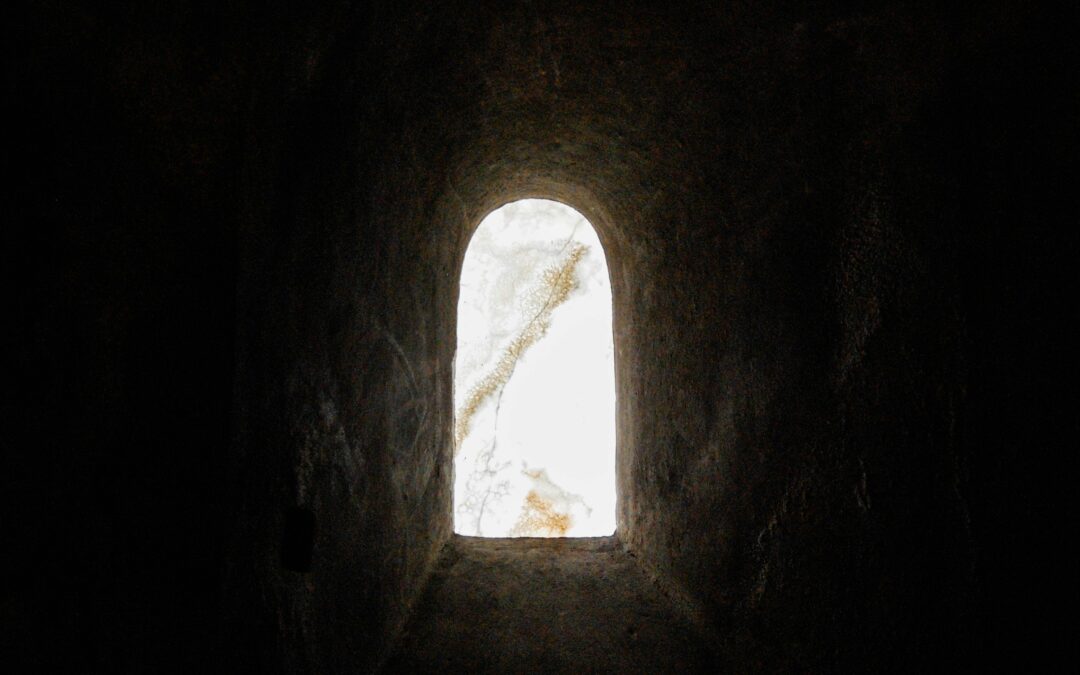 The Glory of God Revealed: Living the Resurrection